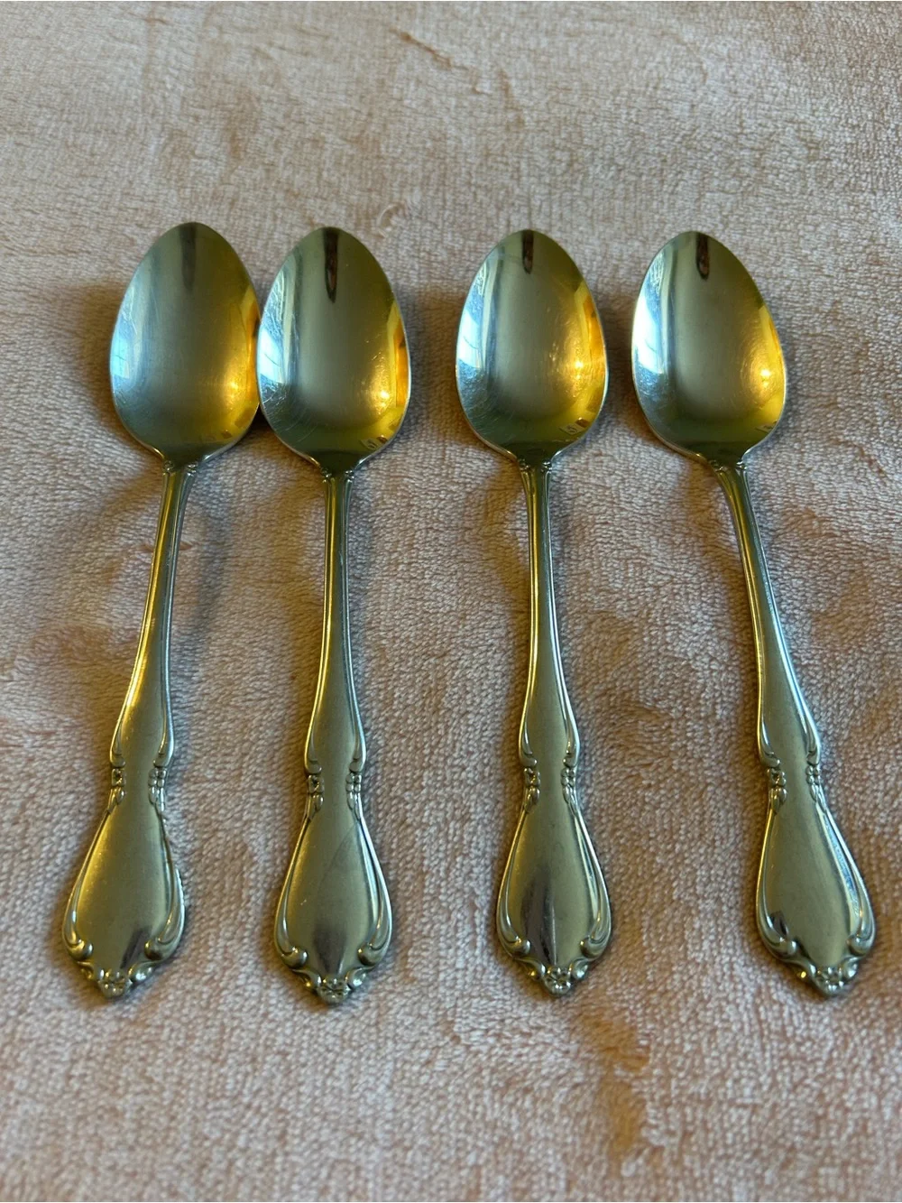 Oneida Craft Deluxe Chateau stainless teaspoons set of 4